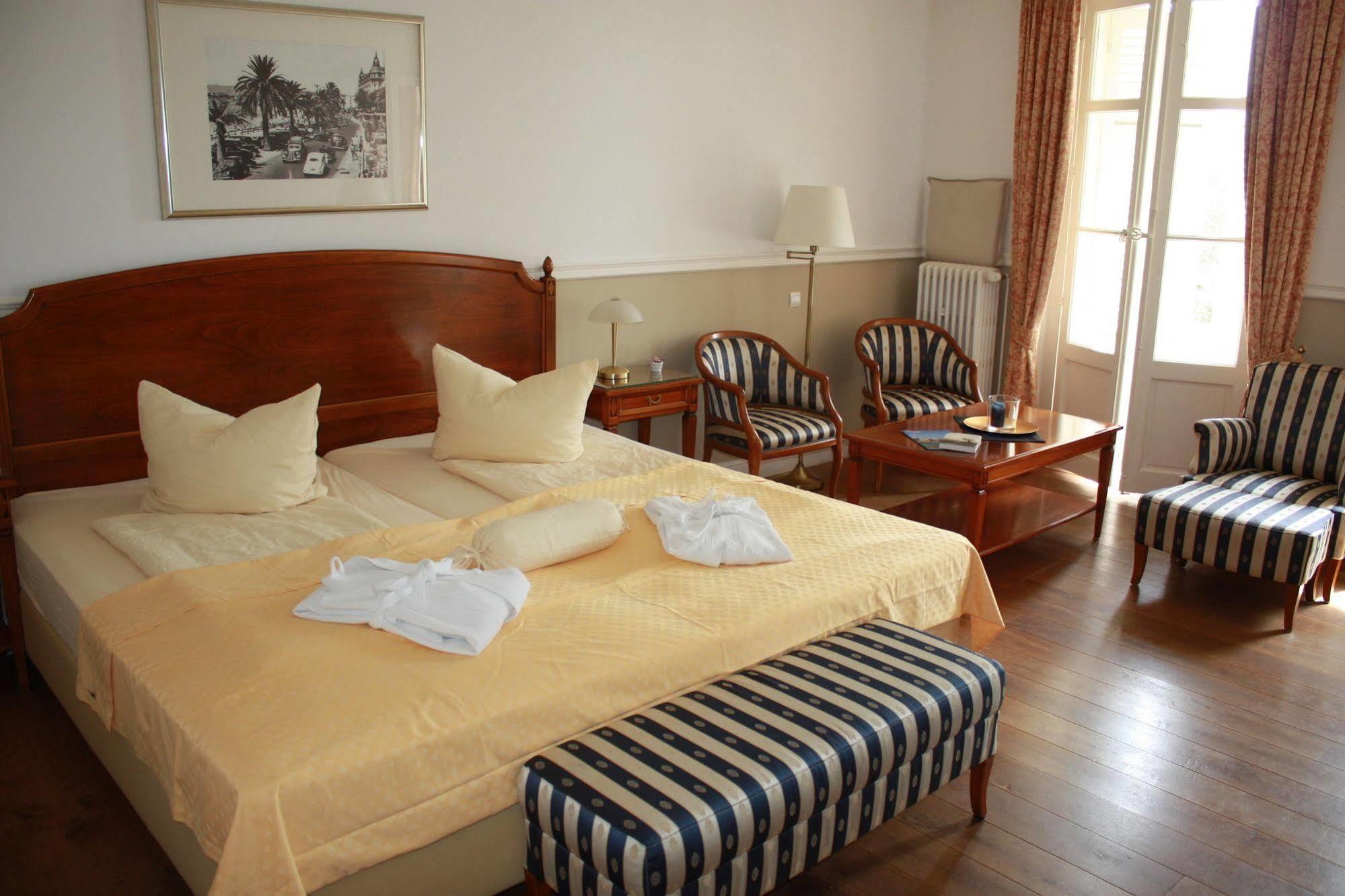 Hotel Villa La Cheneraie Saint-Raphaël 外观 照片